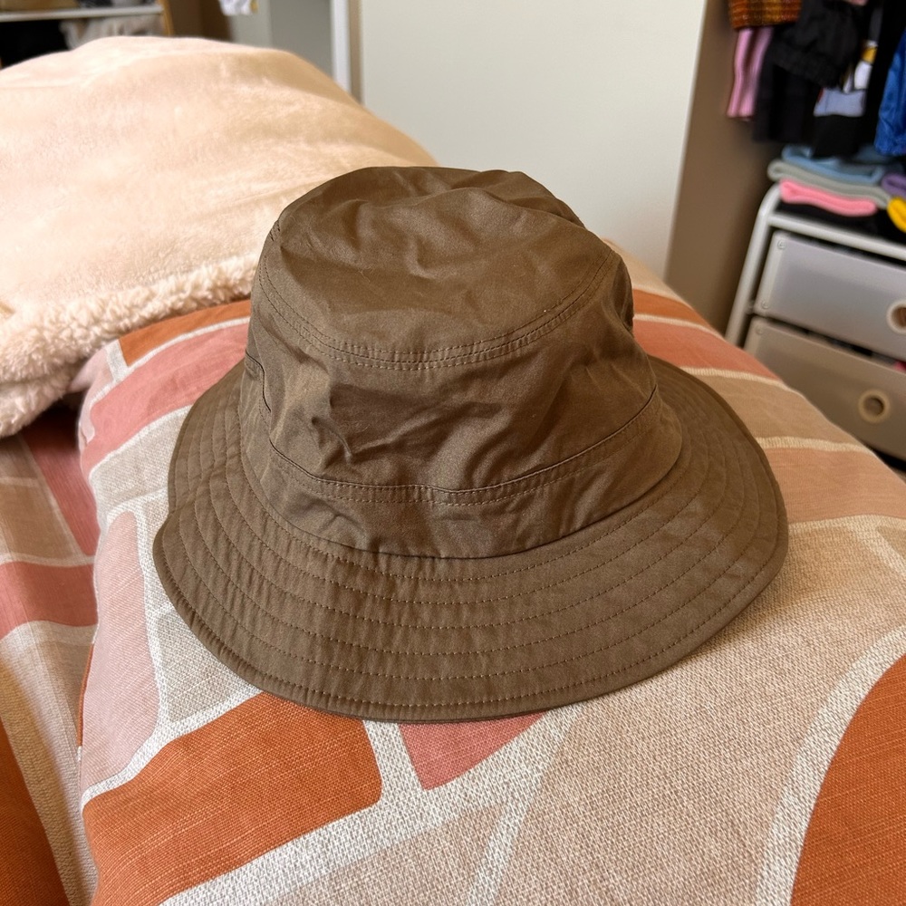 Uniqlo UV protection bucket hat